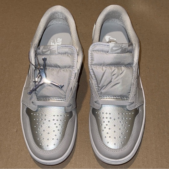 Nike Air Jordan 1 Retro Low OG Shoes Gray Metallic Silver CZ0790-002 Men's NEW - Picture 4 of 6